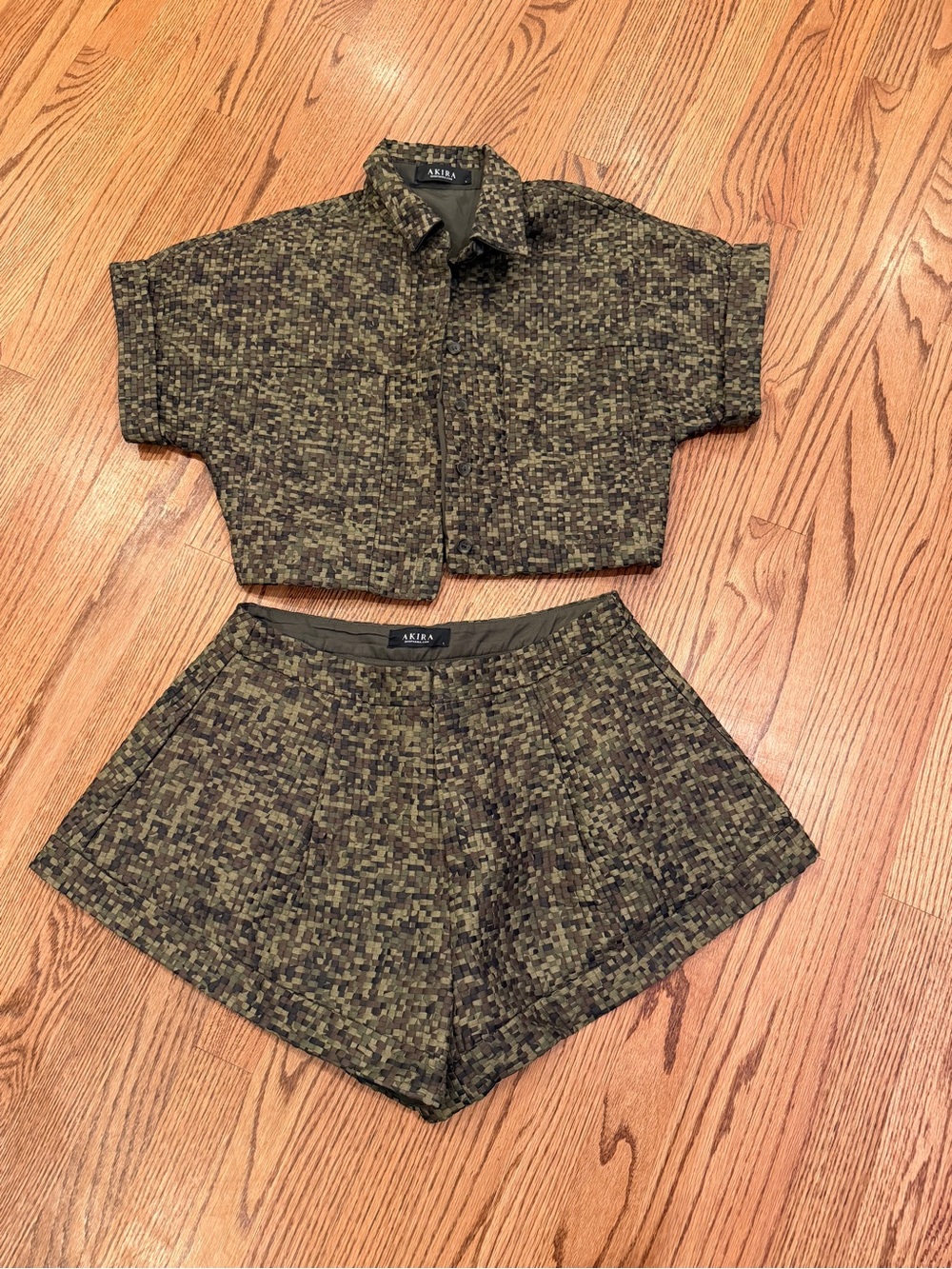 AKIRA High-Waist Olive Green Textured Shorts down under set - Picture 6 of 9